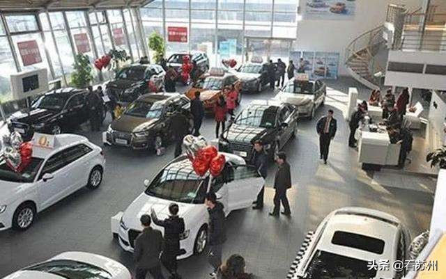 车贷逾期扣车收违约金合法吗,车贷逾期4期被罚