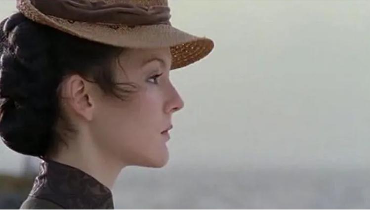 英国戏剧舞台上的女*爱性**恋：被遮盖的主体*欲情**与艰难的戏剧呈现