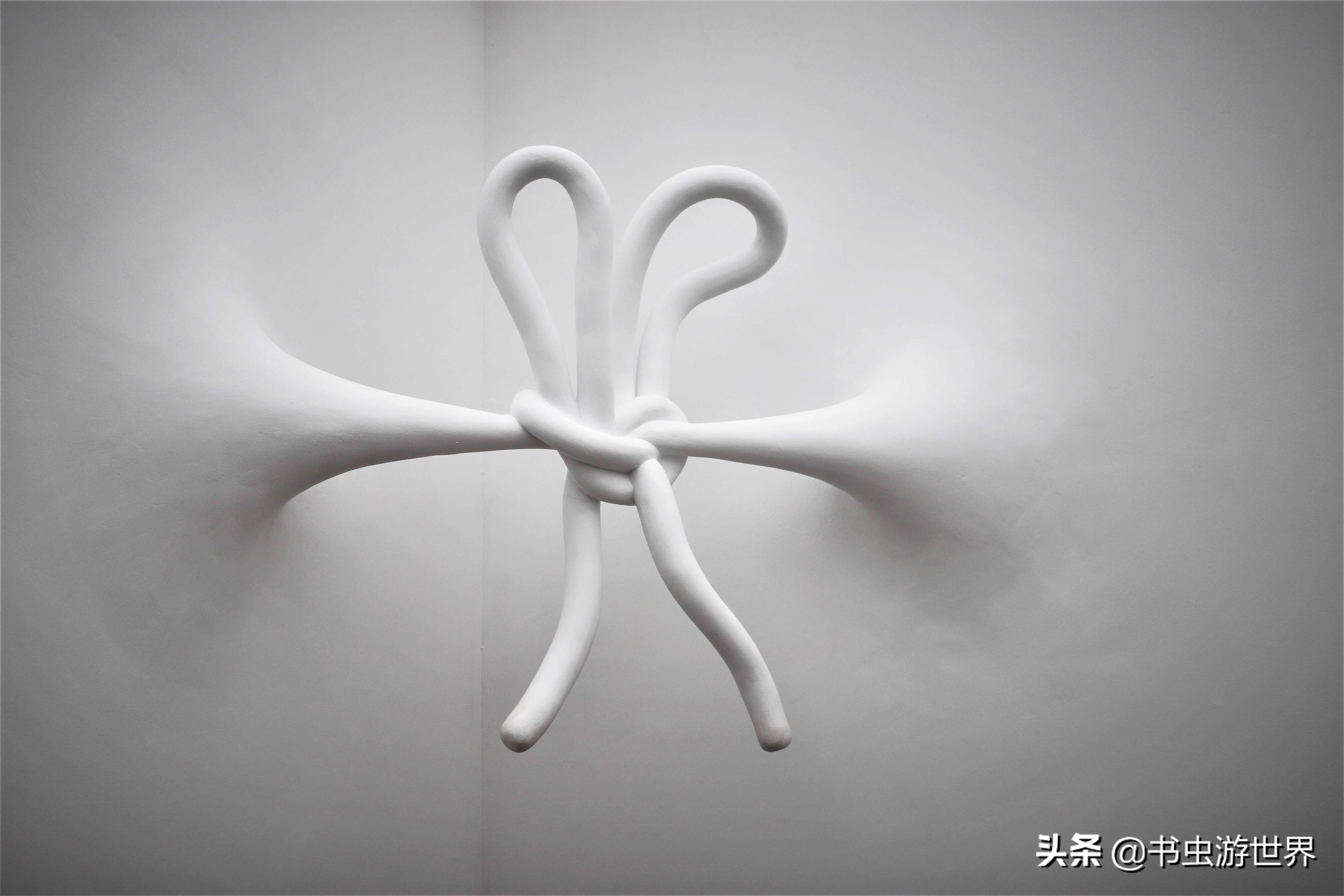 虚拟考古、气球女孩、波点女王:Moco的现当代艺术你能看懂几个?