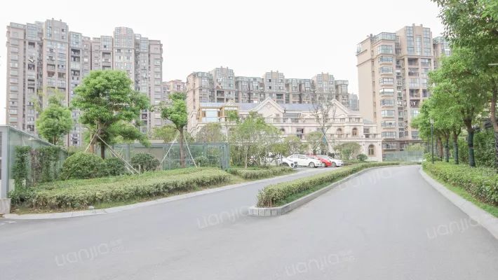 卖不动还不降价,卖不动就涨价为什么