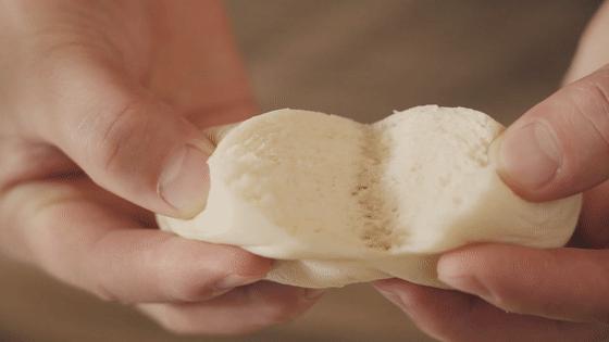 蒸出来的馒头里面有很多气孔,大厨蒸烤一体蒸馒头