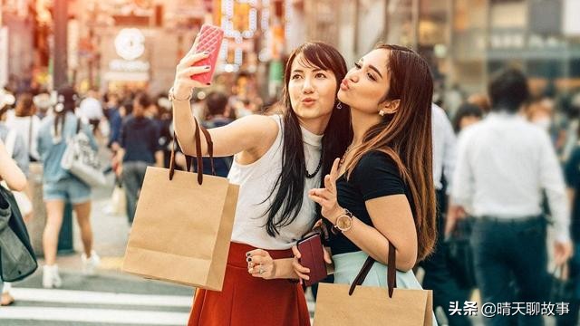 日本女生在中国,喜欢买几种“便宜货”,游客:可以炫耀好多天