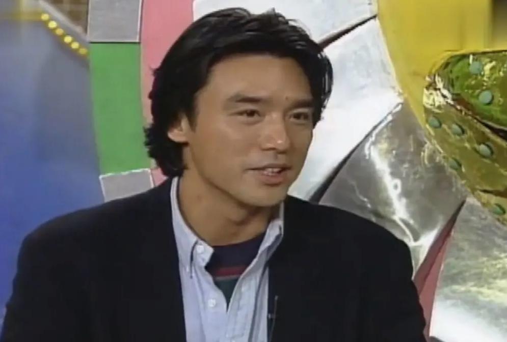 现在是章小蕙有钱还是钟镇涛有钱,钟镇涛和章小蕙到底欠多少钱