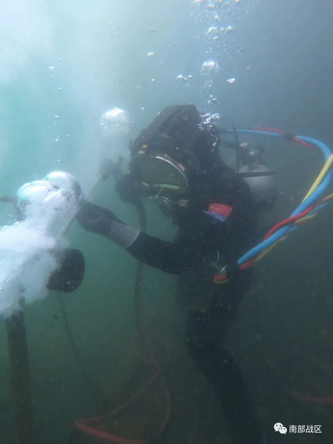 大深度减压潜水,大深度饱和潜水试验
