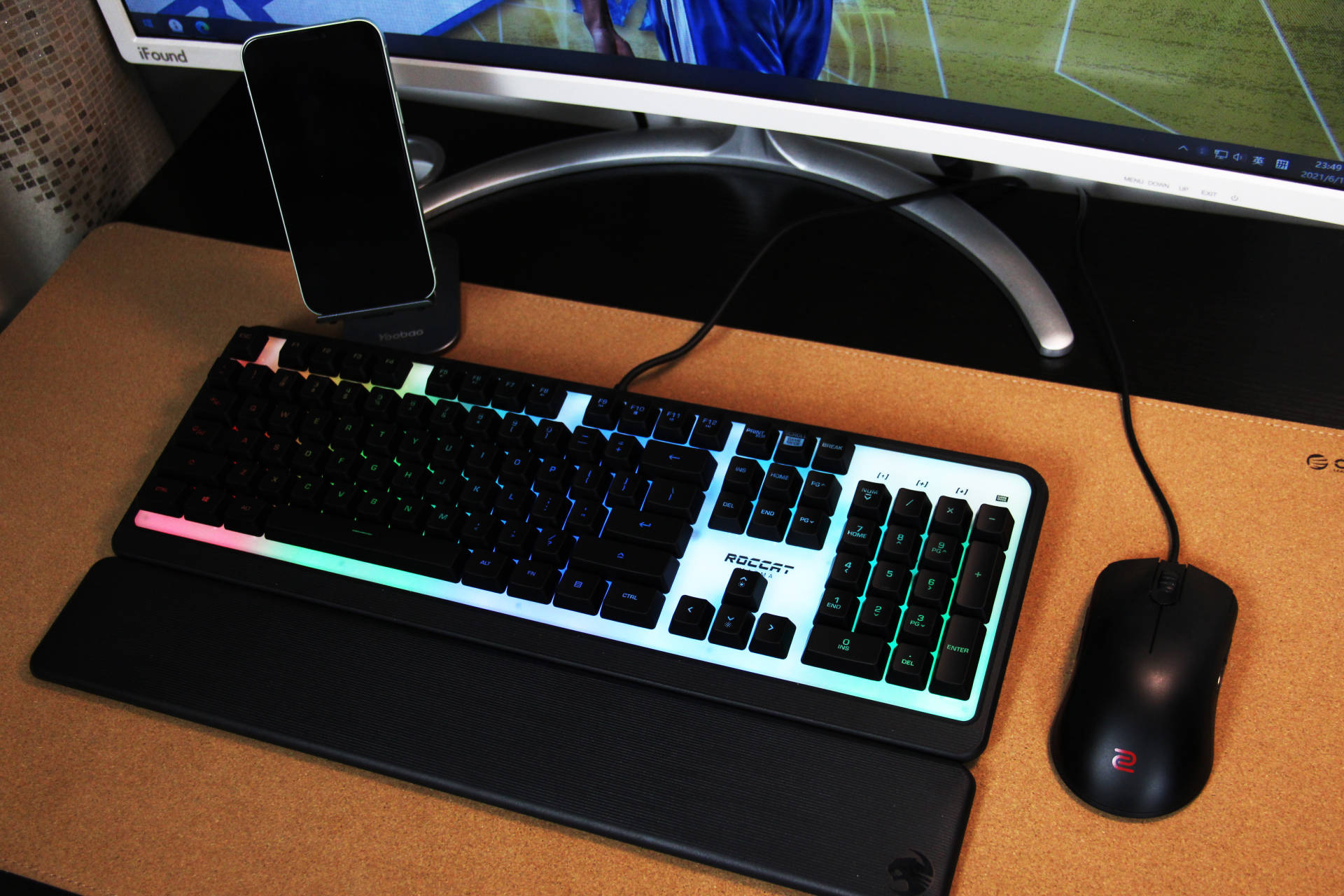 rgb键盘会出现个别不亮吗,rgb键盘有一个灯不一样怎么办