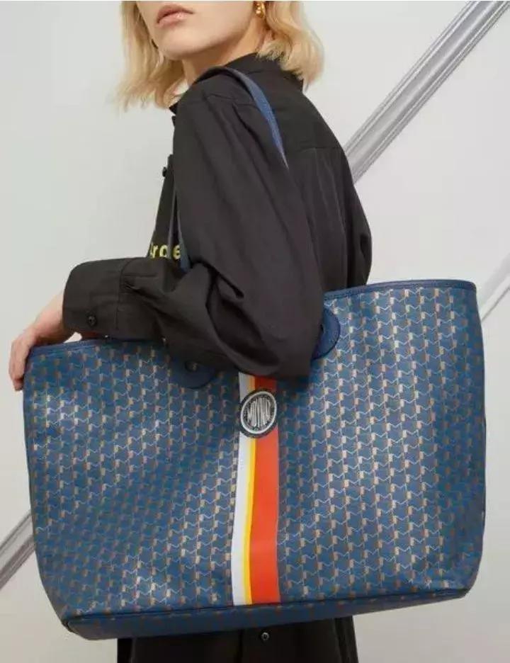 还在执迷于小包？王菲、杨幂早就背上了实用能装的...购物袋？