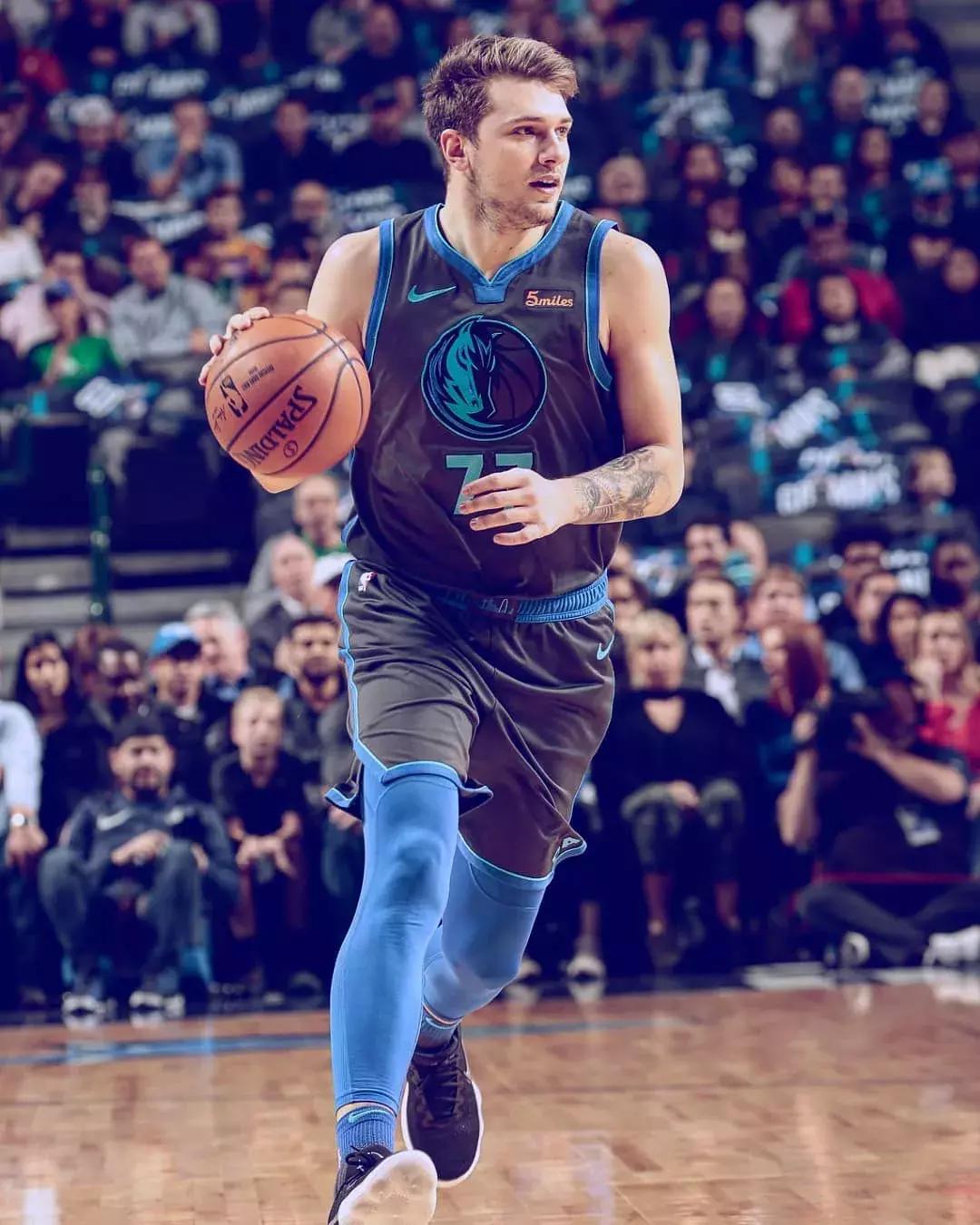 小库里对飙老司机接班人！没想到今天的MVP却是德鲁大叔