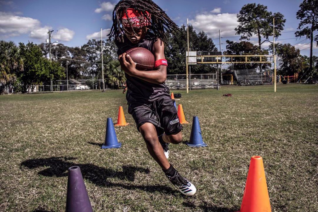 美国七岁小孩百米视频,美国17岁百米破十秒