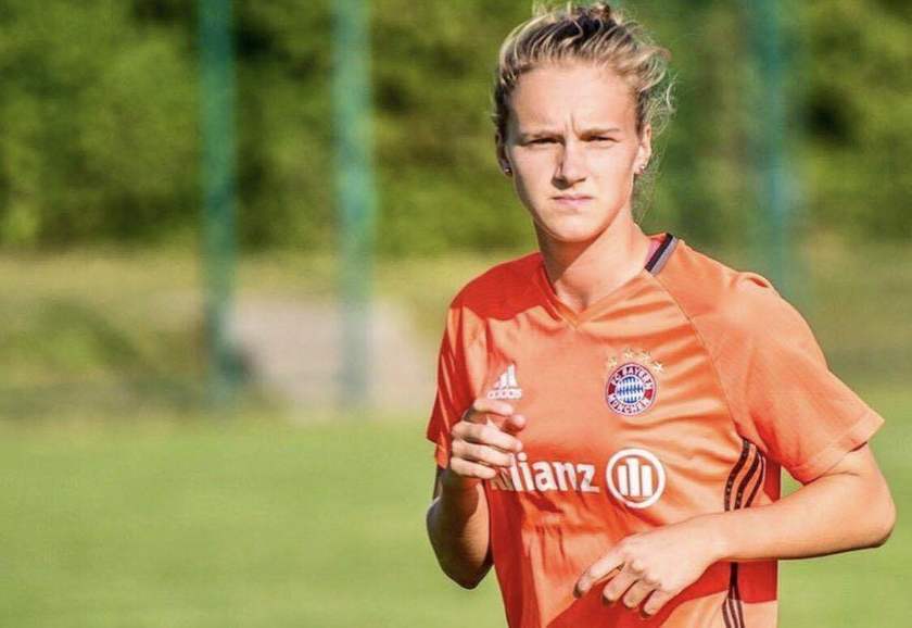 荷兰女足米德玛8:2大胜中国 (米德玛可以打破荷兰足球吗)