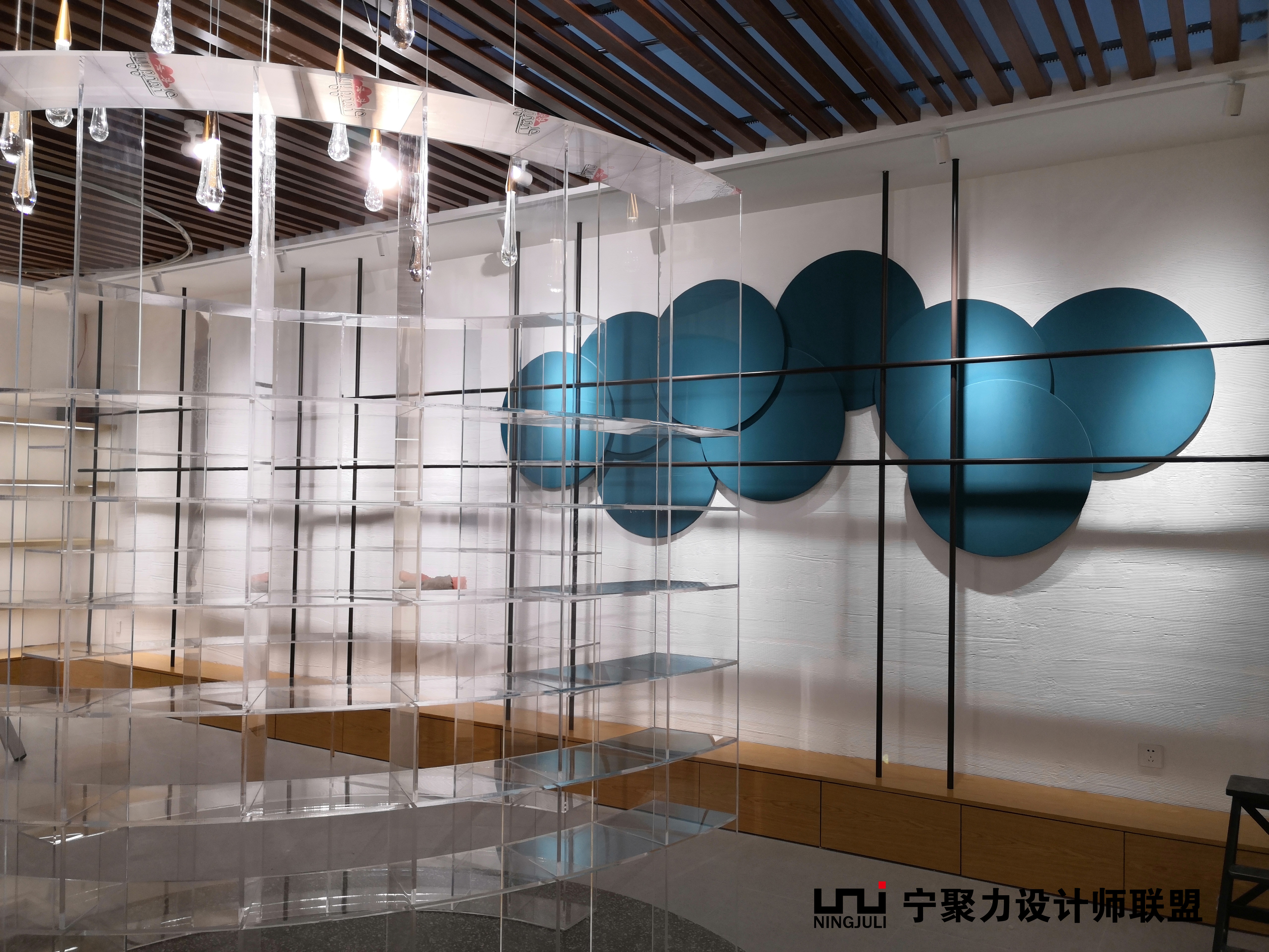 面积很小的服装店应该怎么装修,小平米服装店要怎么装修才好