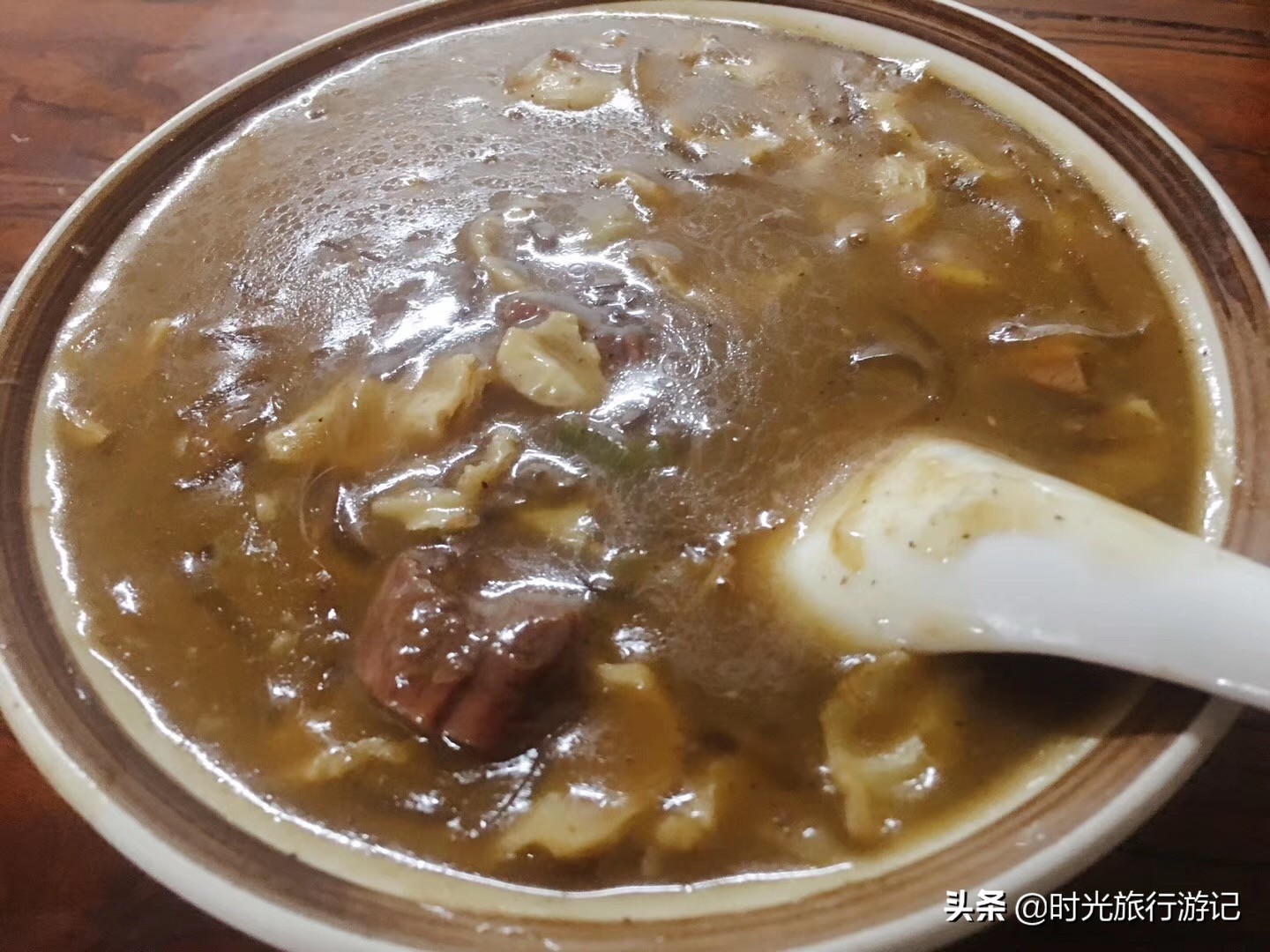 来河南旅游必带的胡辣汤,漯河疆游记特色美食