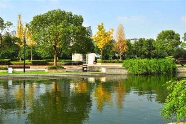 苏州的景点灵岩山开放了吗,苏州2022年灵岩山春节开放时间