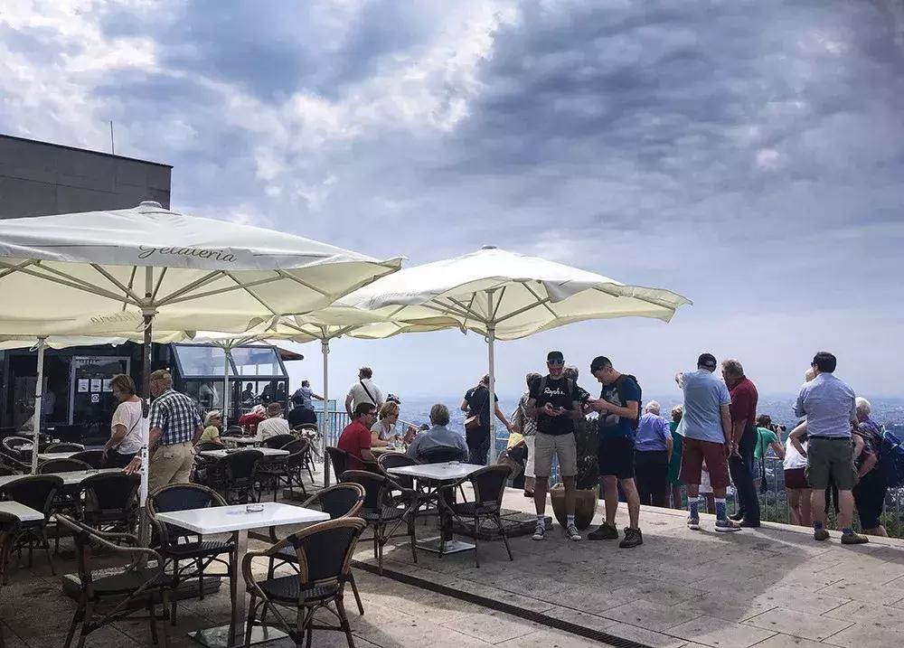 被贴上“蓝色的多瑙河”的标签，这座治愈系的城市，究竟如何？