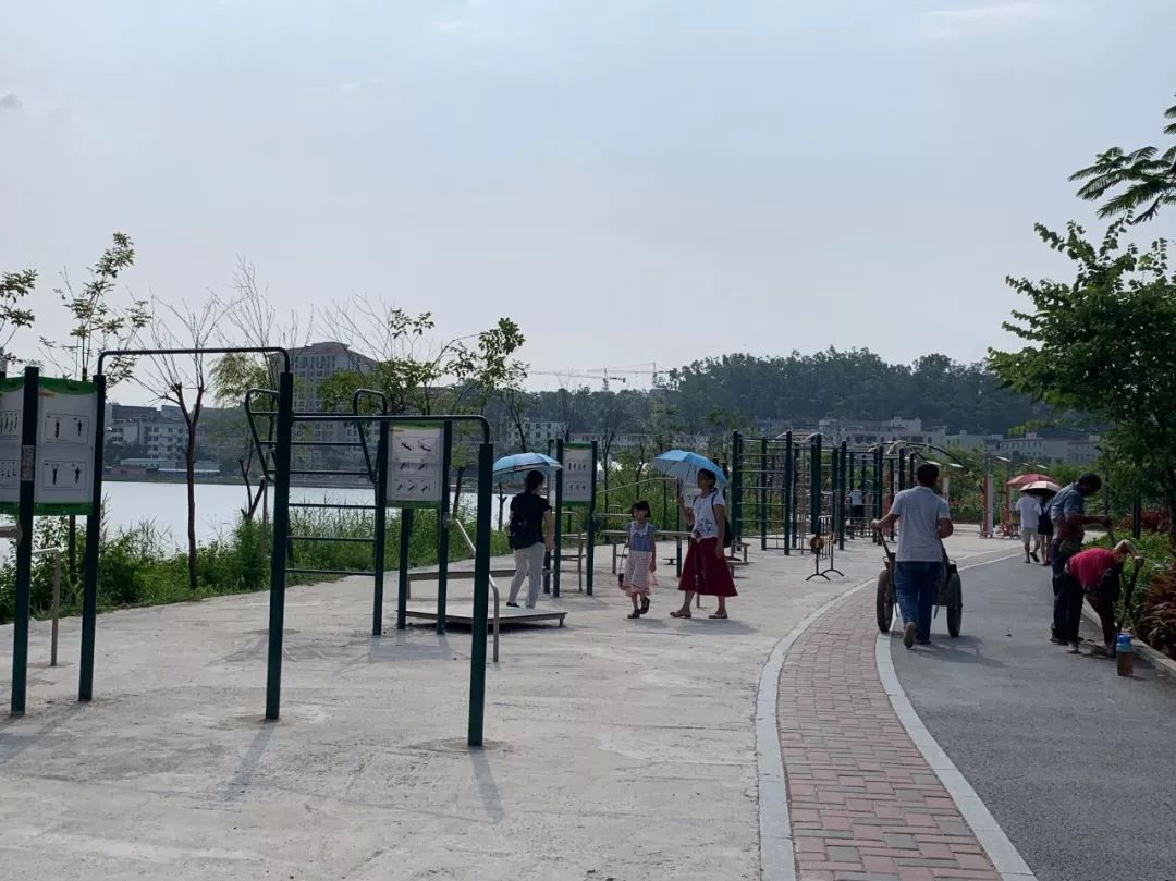 家门口的健身场地正式投入使用,家门口健身有了好去处