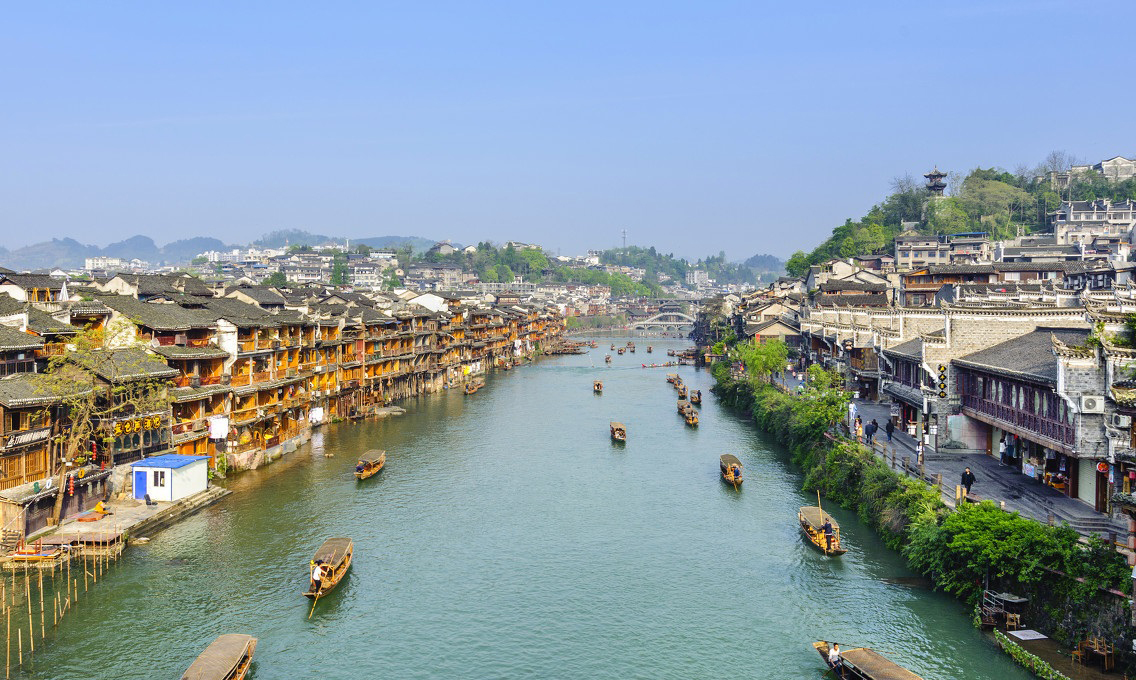 到凤凰古城旅游怎么去,深圳开车到凤凰古城旅游攻略