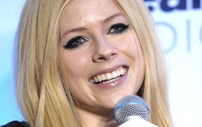 歌手艾薇儿现状如何,艾薇儿离世