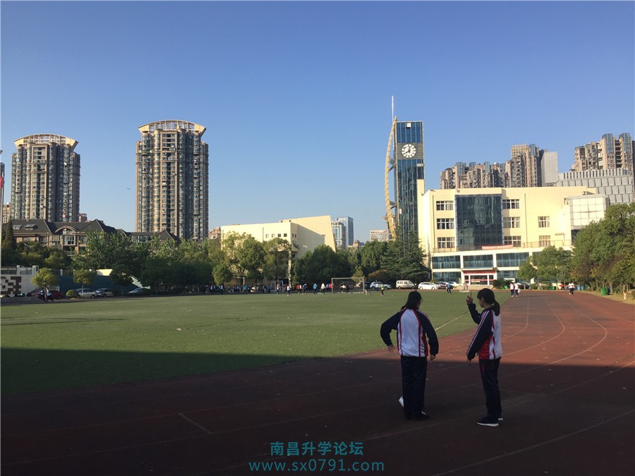 走进校园小学生们的笑容天真烂漫,走进南昌红谷滩新区实验学校