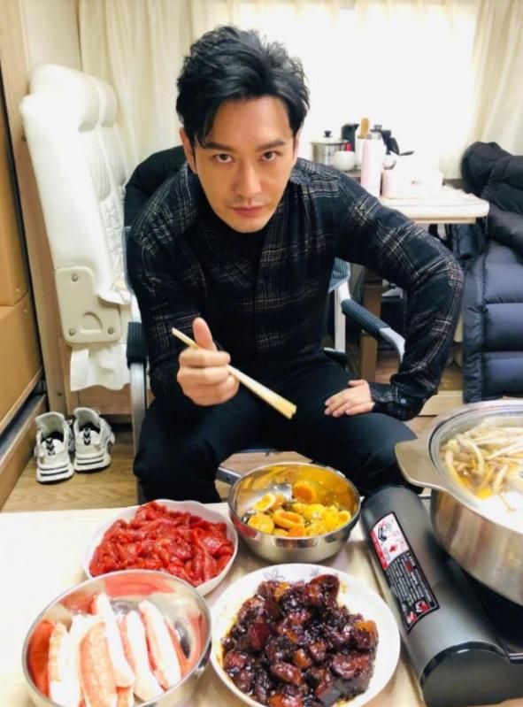 黄晓明减肥前后照,黄晓明瘦了20斤前后照片