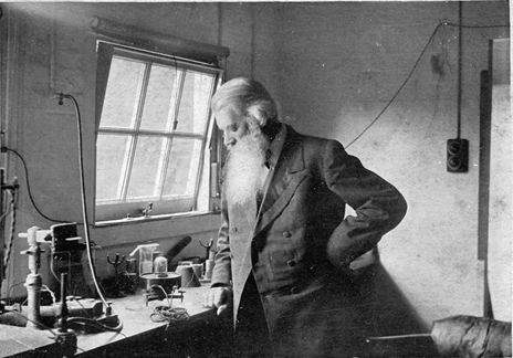 爱迪生为什么一生中都没说过放弃,爱迪生家境贫寒吗