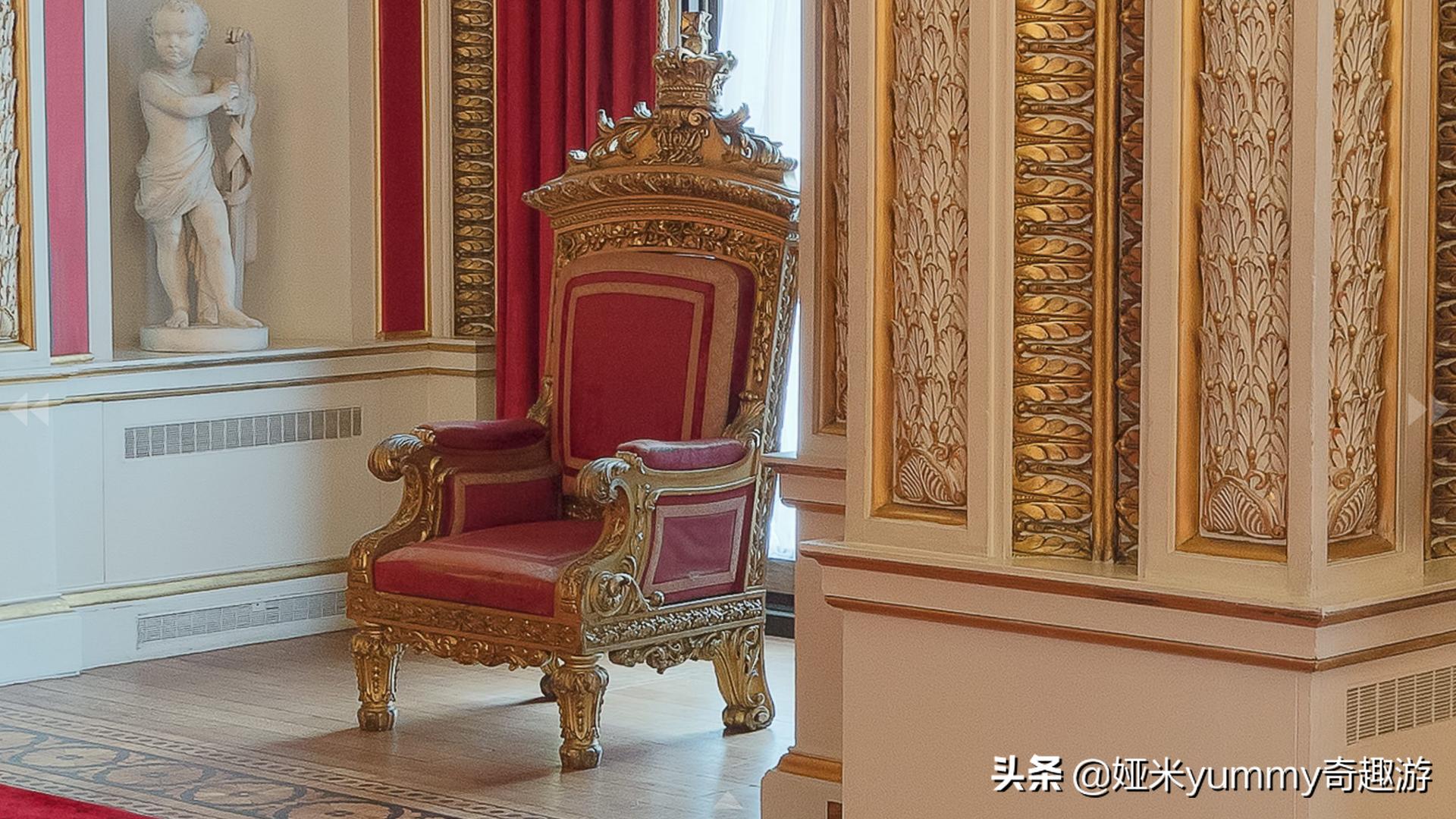 白金汉宫是女王的宫殿吗,伊丽莎白二世白金汉宫阳台