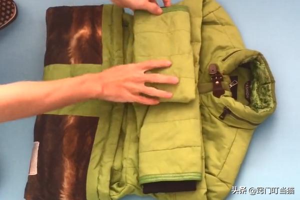 羽绒服最简单的收纳法视频,这才是羽绒服正确穿法