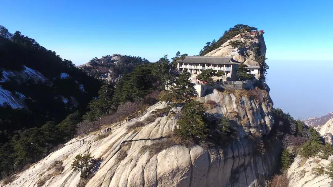 华山山顶住宿的地方,华山山上住宿推荐