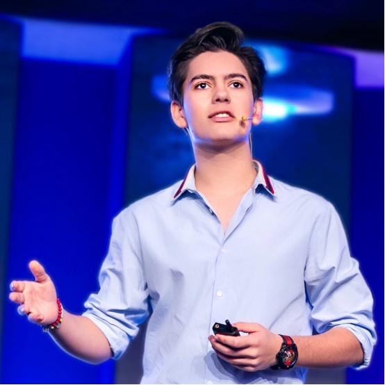 14岁成为英国最小CEO，客户覆盖全球，他的颜值和衣品还不输模特