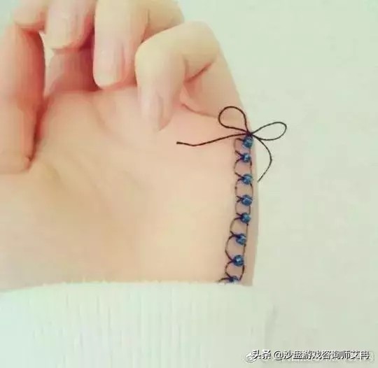 14岁小孩有自残什么原因,因为家庭原因自残的孩子