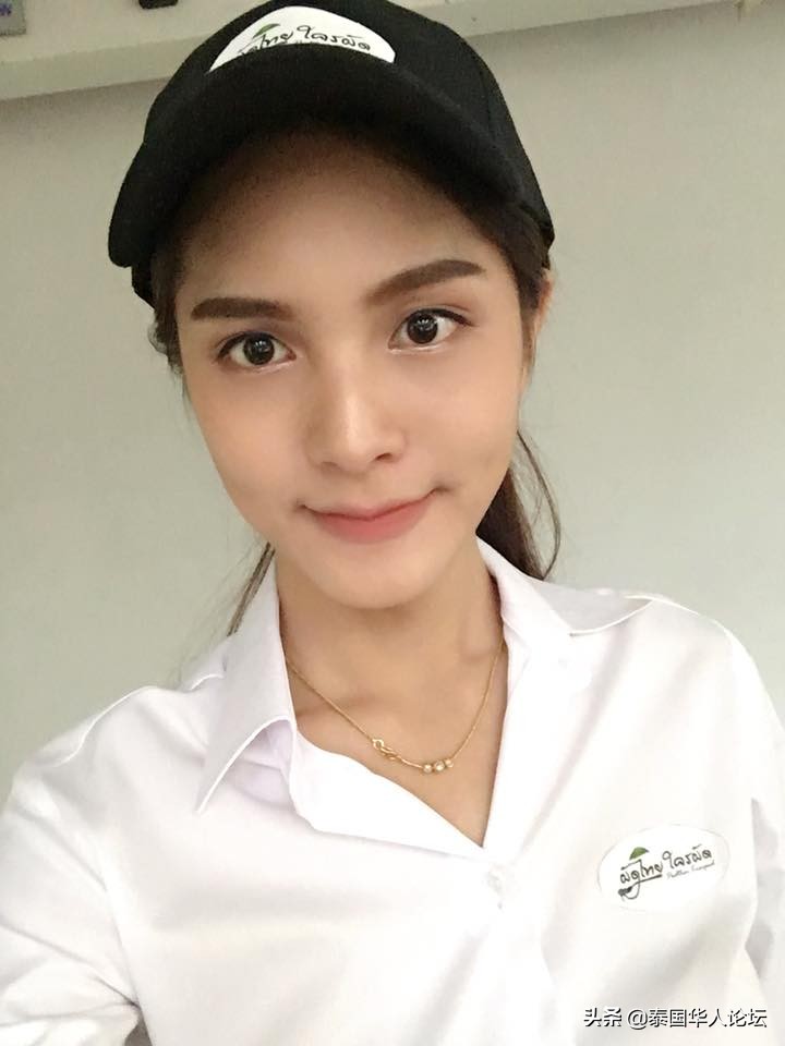 泰国*男美**斥资百万整容变性成美女