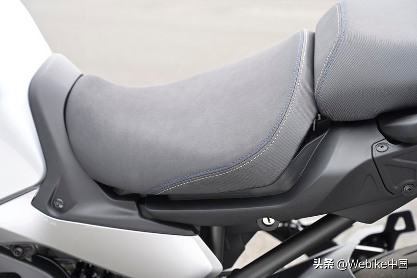 闆呴┈鍝坱racer9鍥藉唴鍞环,闆呴┈鍝坱racer9gt璇勬祴