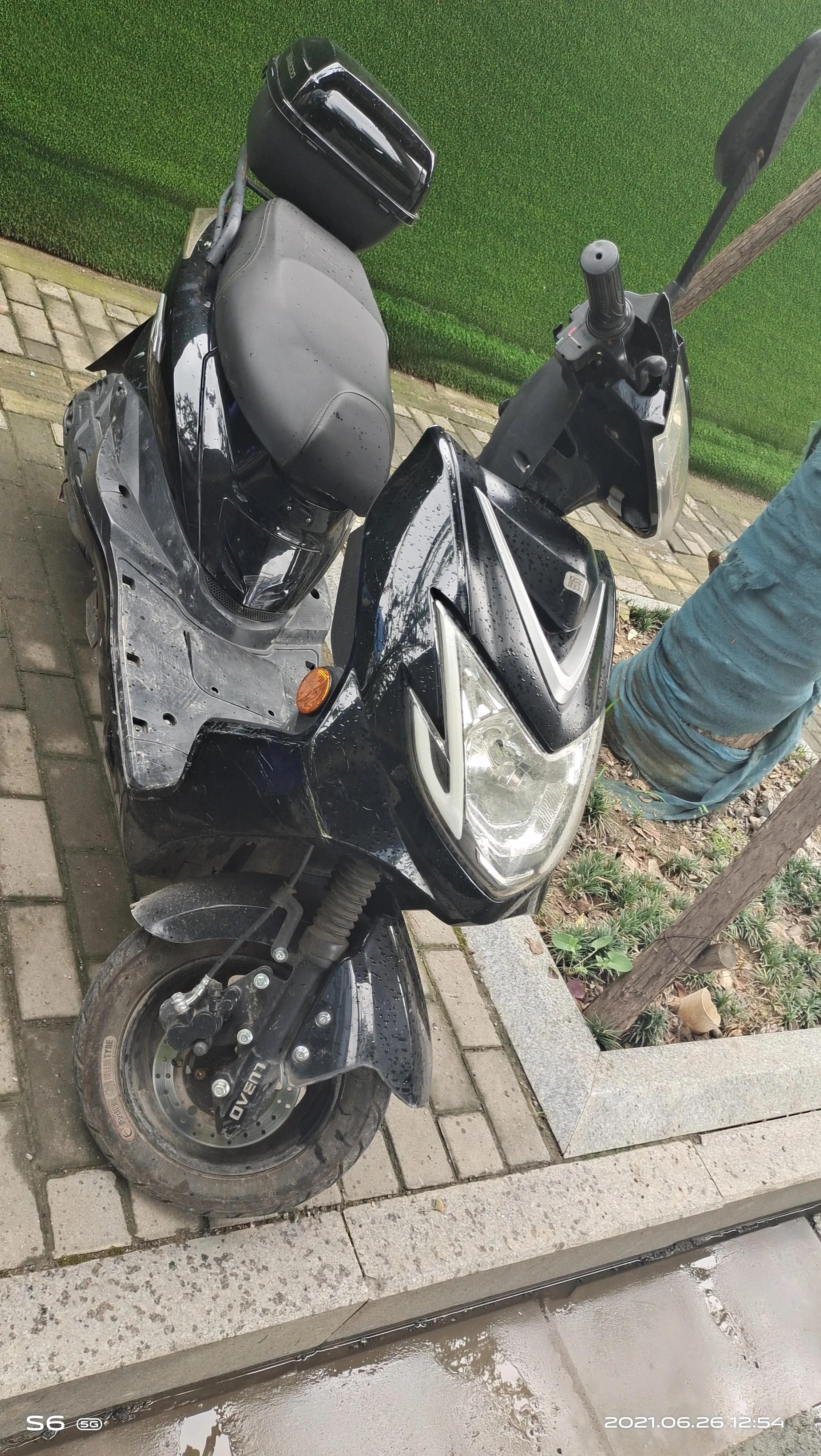 记录工地塔吊司机日常生活,工地电梯升降机司机生活