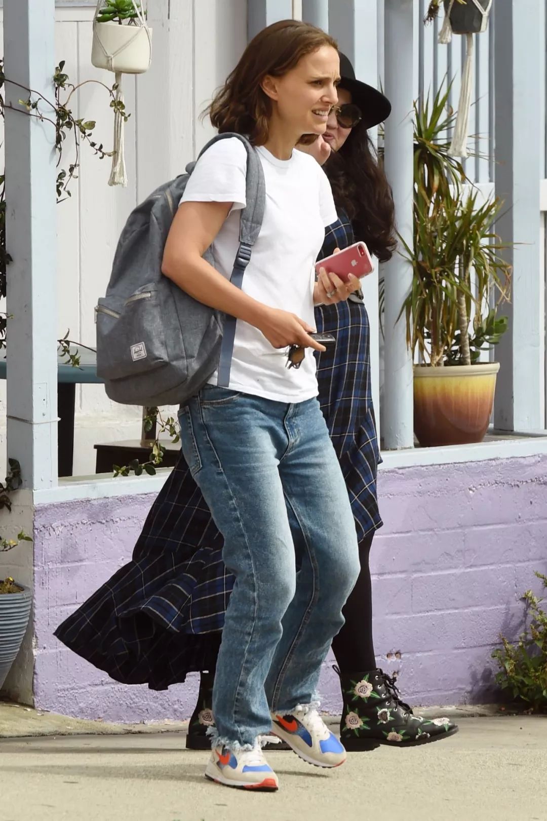 公认十大最好用的百元皮双肩包,10款值得入手的双肩包