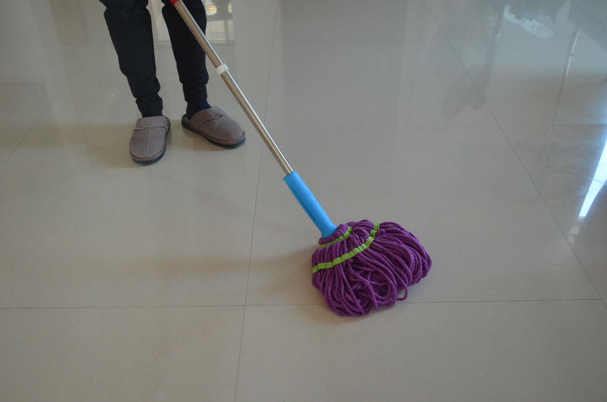 拖地也是个技术活,拖地需要掌握技能