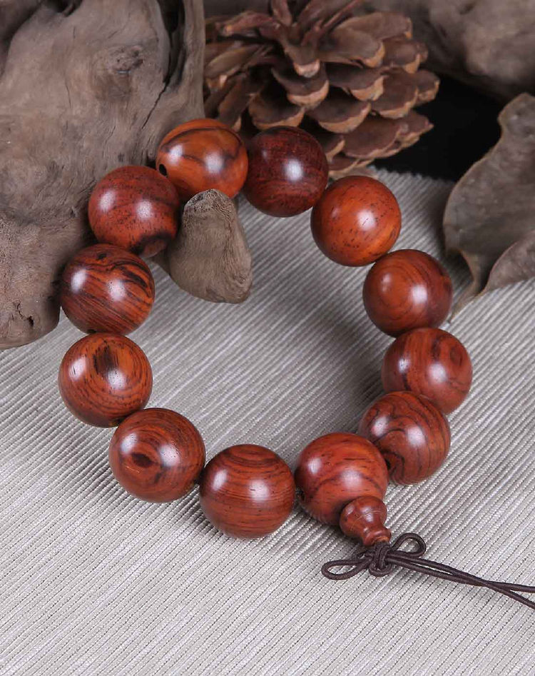 小叶红檀的鉴别方法,你了解南红吗