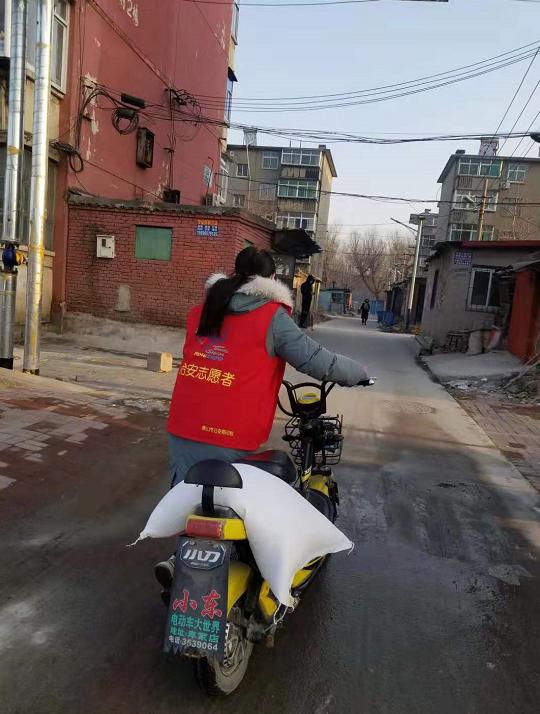 疫情无情人有情，跑腿代购暖人心　“巾帼代跑团”爱心接力唱响战“疫”旋律
