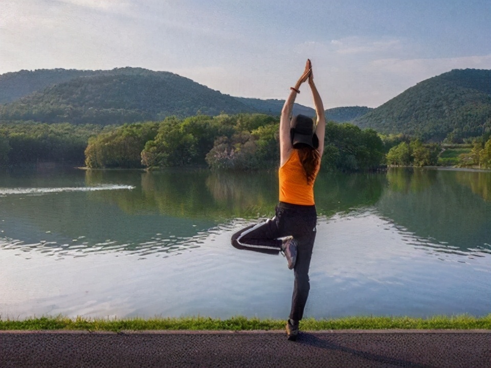 金鸡独立健康操,金鸡独立可以养生吗