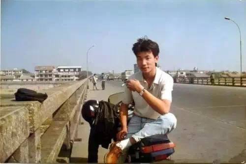 穷小子靠自己创业赚钱上亿,穷小子靠股票赚了几十万