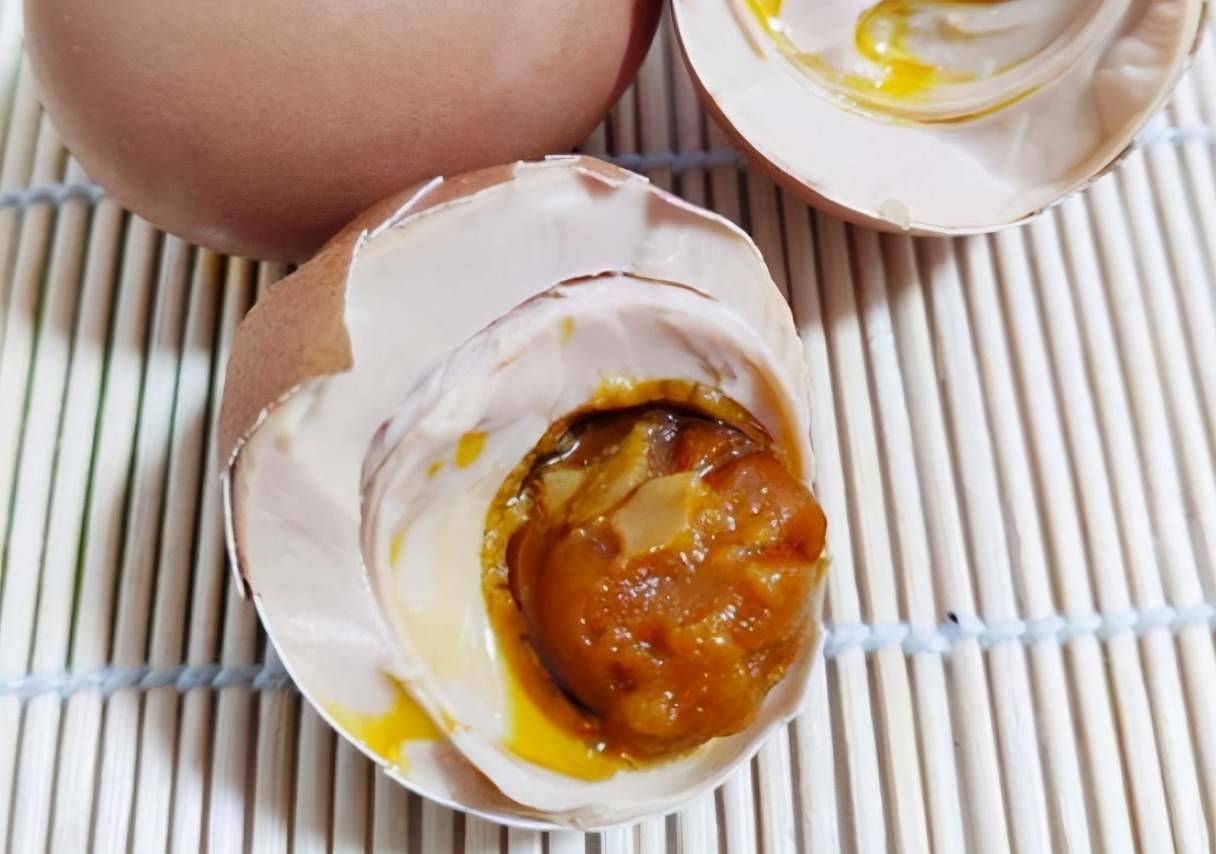 腌鸡蛋怎么腌的流油好吃原味,怎样腌鸡蛋好吃又流油视频