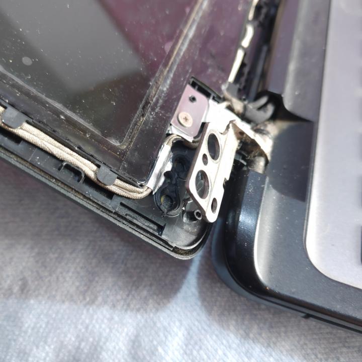 笔记本屏轴坏了有必要修吗,笔记本屏幕维修大概多少钱