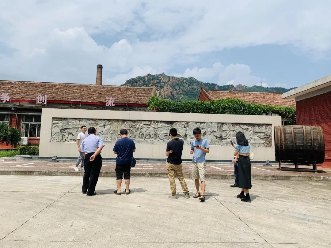 渭南丹凤葡萄酒厂新闻报道,西安客户来考察