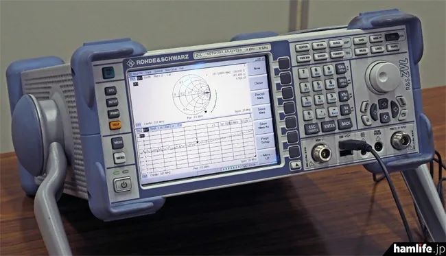 对讲机原装天线和短天线的区别,对讲机原装天线和牌子天线对比