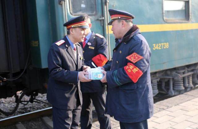 中国目前最便宜的火车，0.5元坐25分钟，里程约20公里！