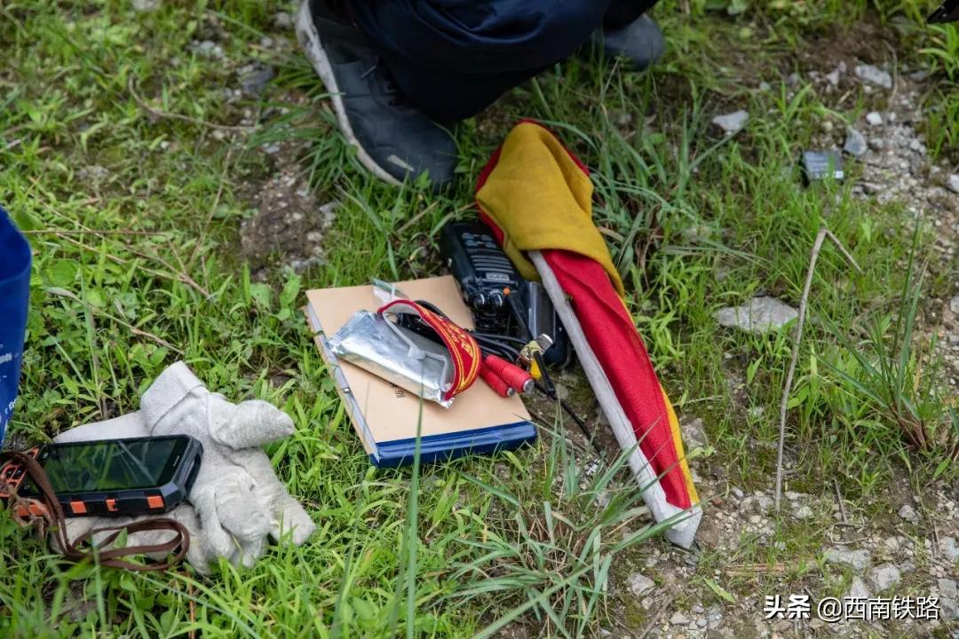 铁路危石处理,铁路危石施工单位处理吗