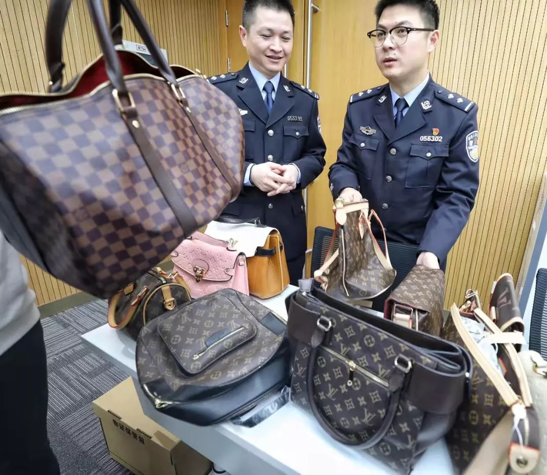 burberry围巾是什么档次,burberry围巾原价1980