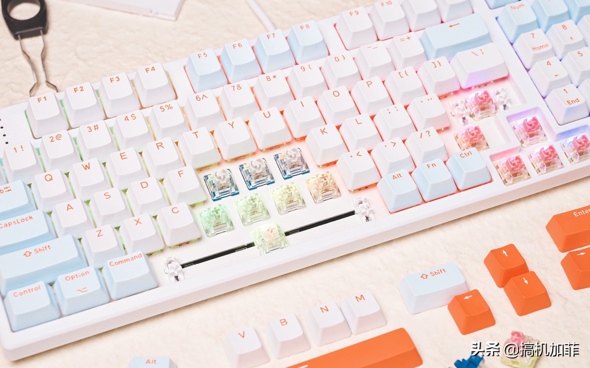 平淡的美，HELLOGANSSHS98T无线三模键盘上手