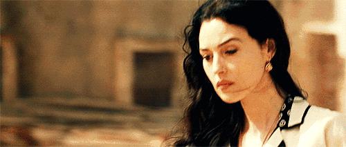 她是全球公认的最性感女神：“裸露”却不情色的人间*物尤**