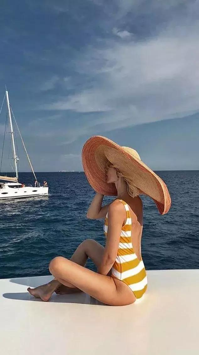 从全世界最会戴帽子的女人身上,学习一点「帽子戏法」