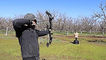 强弩的*伤杀**力能和枪械媲美吗?