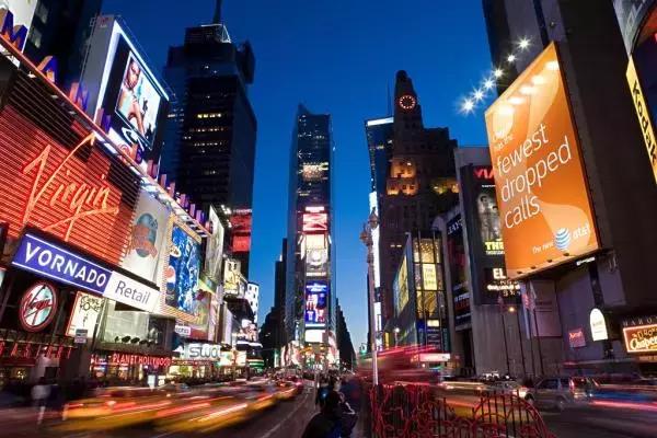 5千工资还贷4千 (夫妻收入1万还贷6000压力大不大)