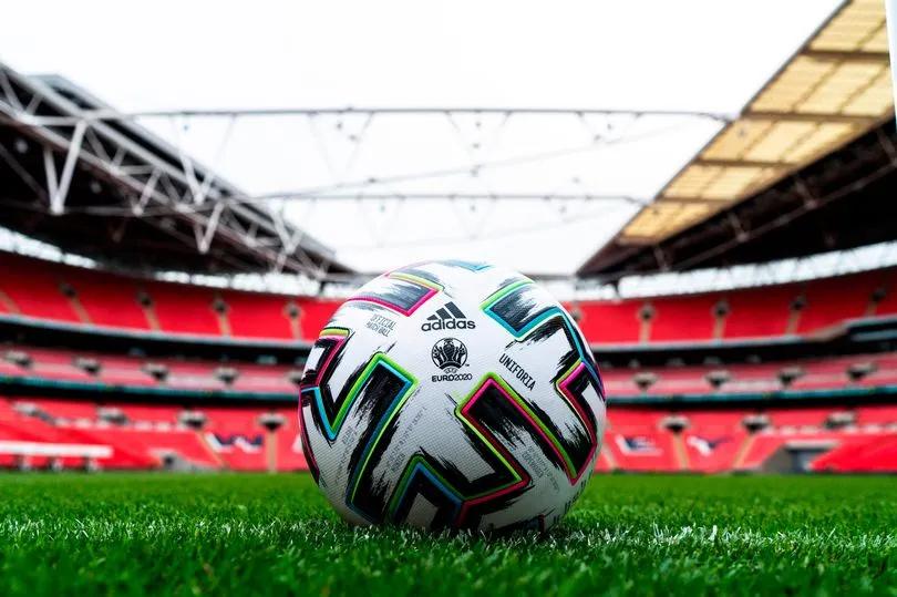 足球运动员都留什么发型,足球员发型最丑的